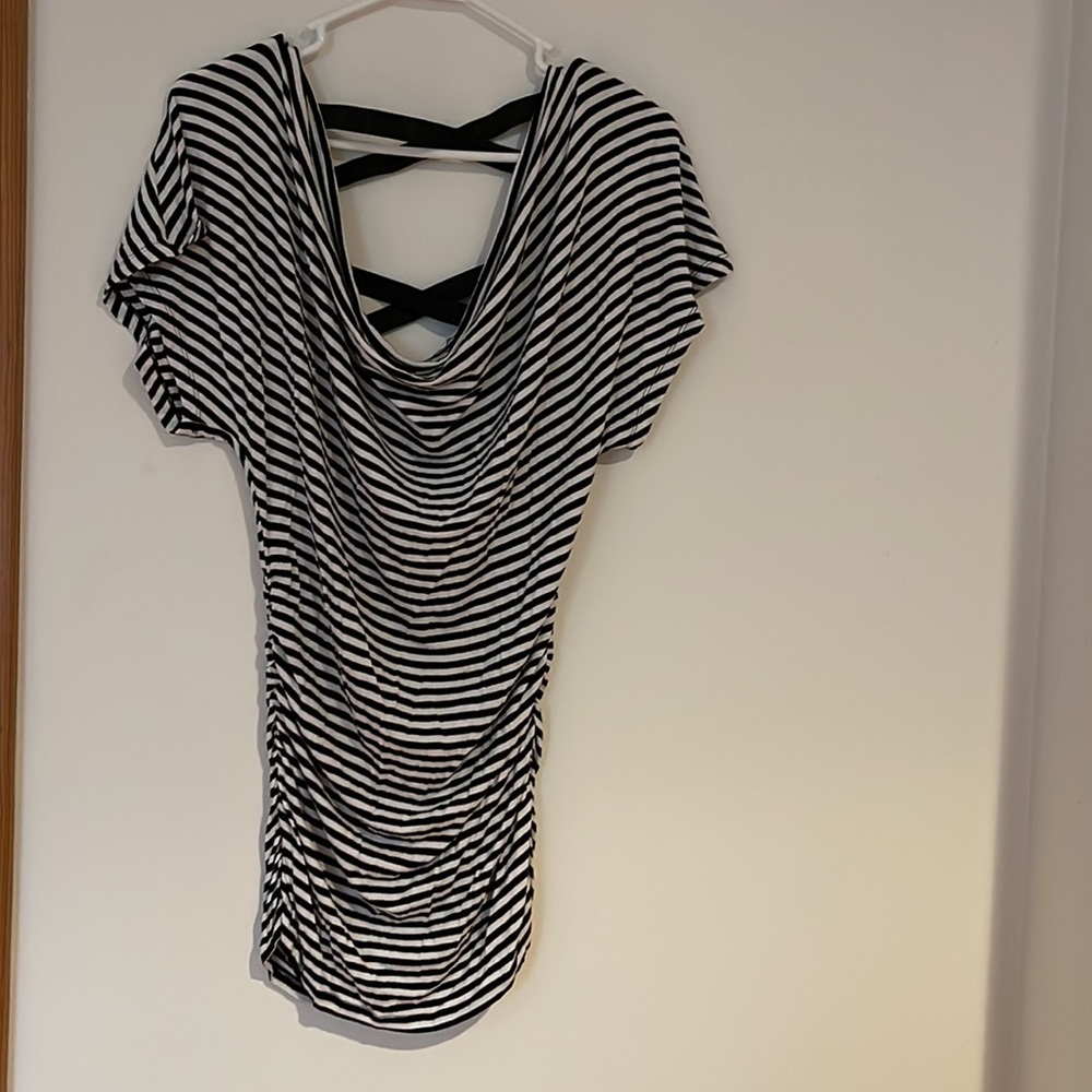 Womens black and white fitted top